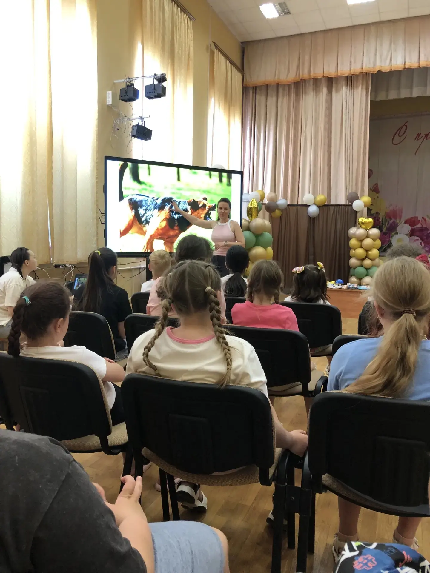 Протяни руку лапам: как в нашем лагере прошел день кинолога 
 
Лето — это не только солнце и игры на