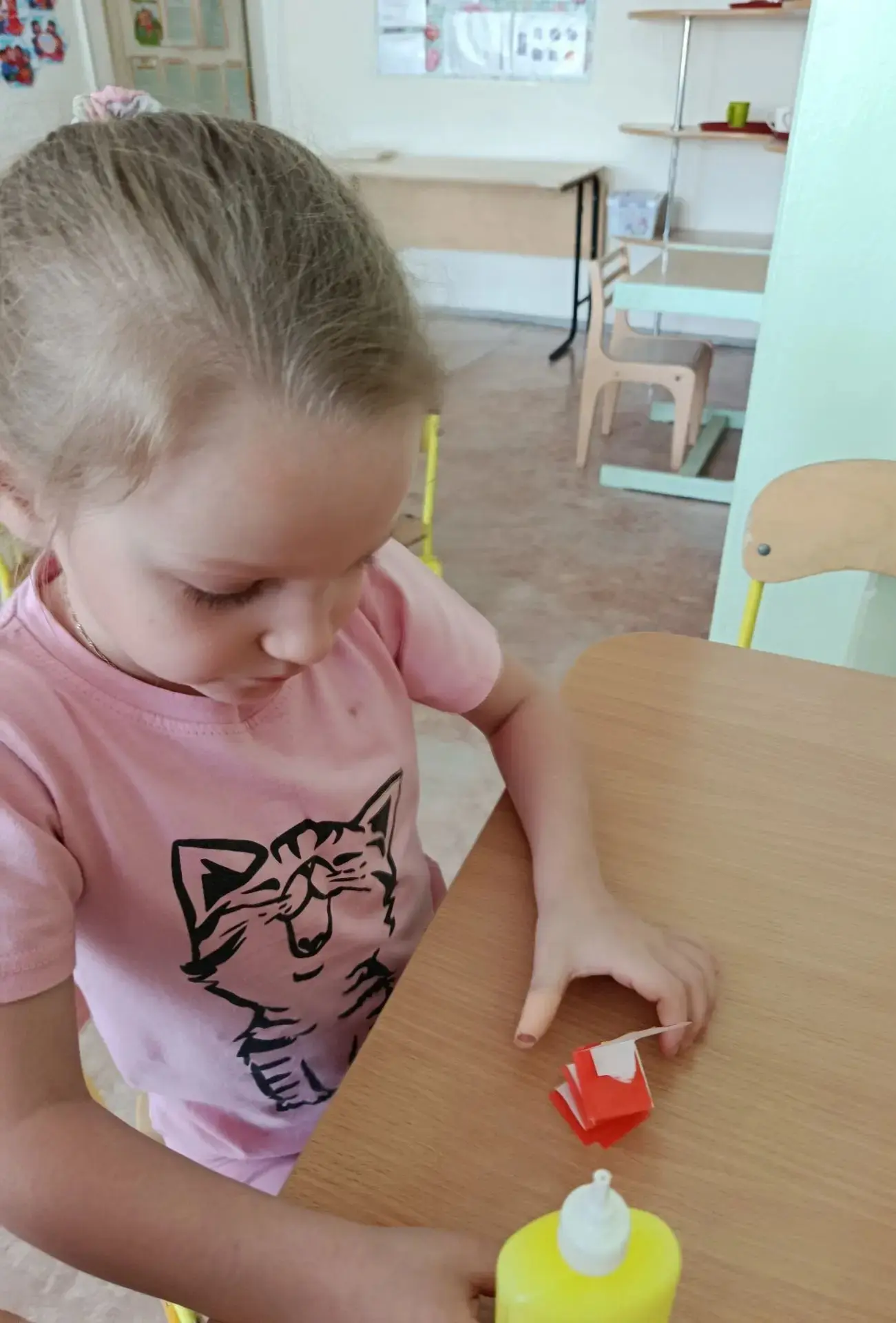 🌟Воспитанники старшего дошкольного возраста присоединились к Акции "Свеча памяти".
🕯«Никто не забы