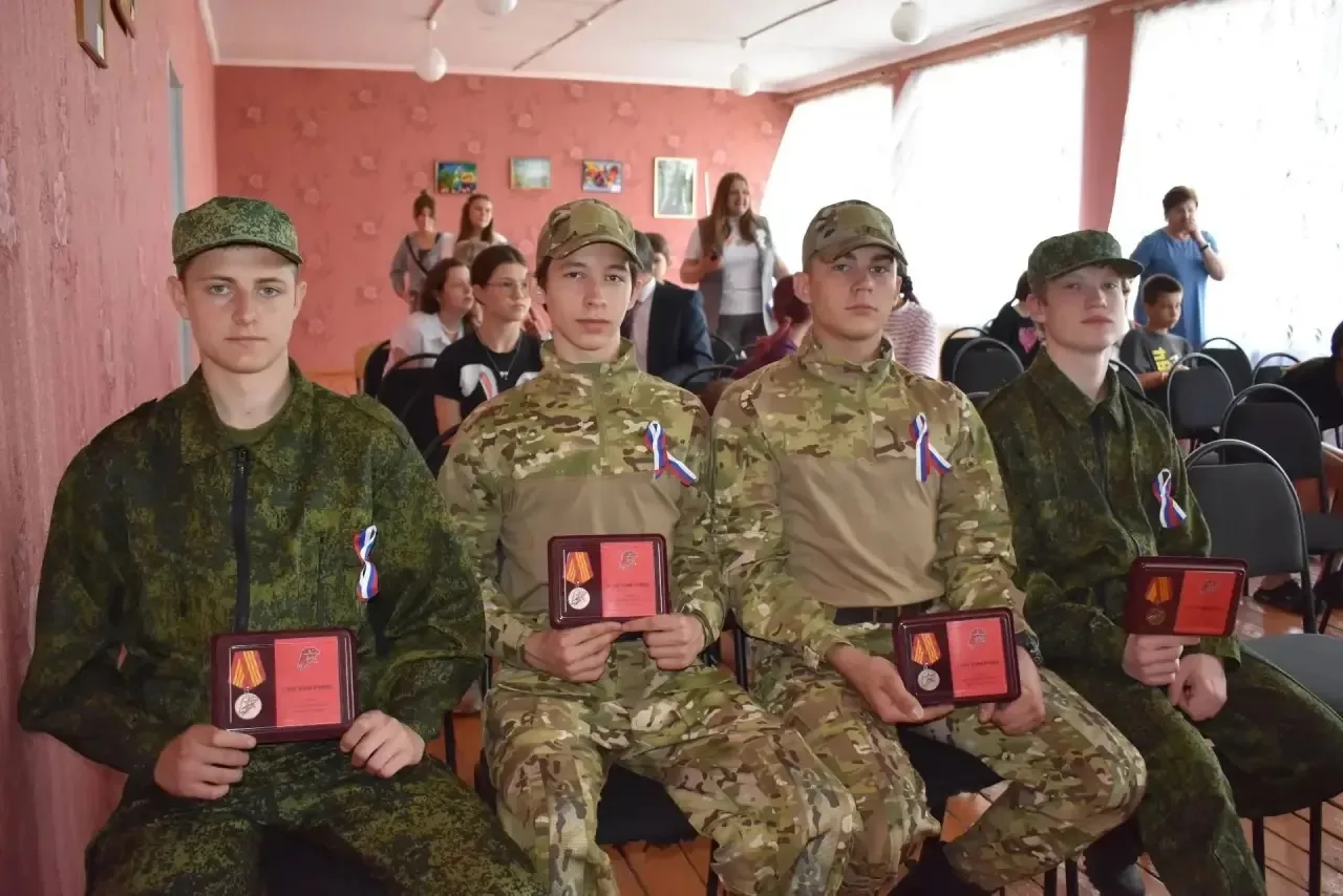 🇷🇺Гордость нашей школы!

В преддверии Дня России в Искровской школе прошла по-настоящему душевная 
