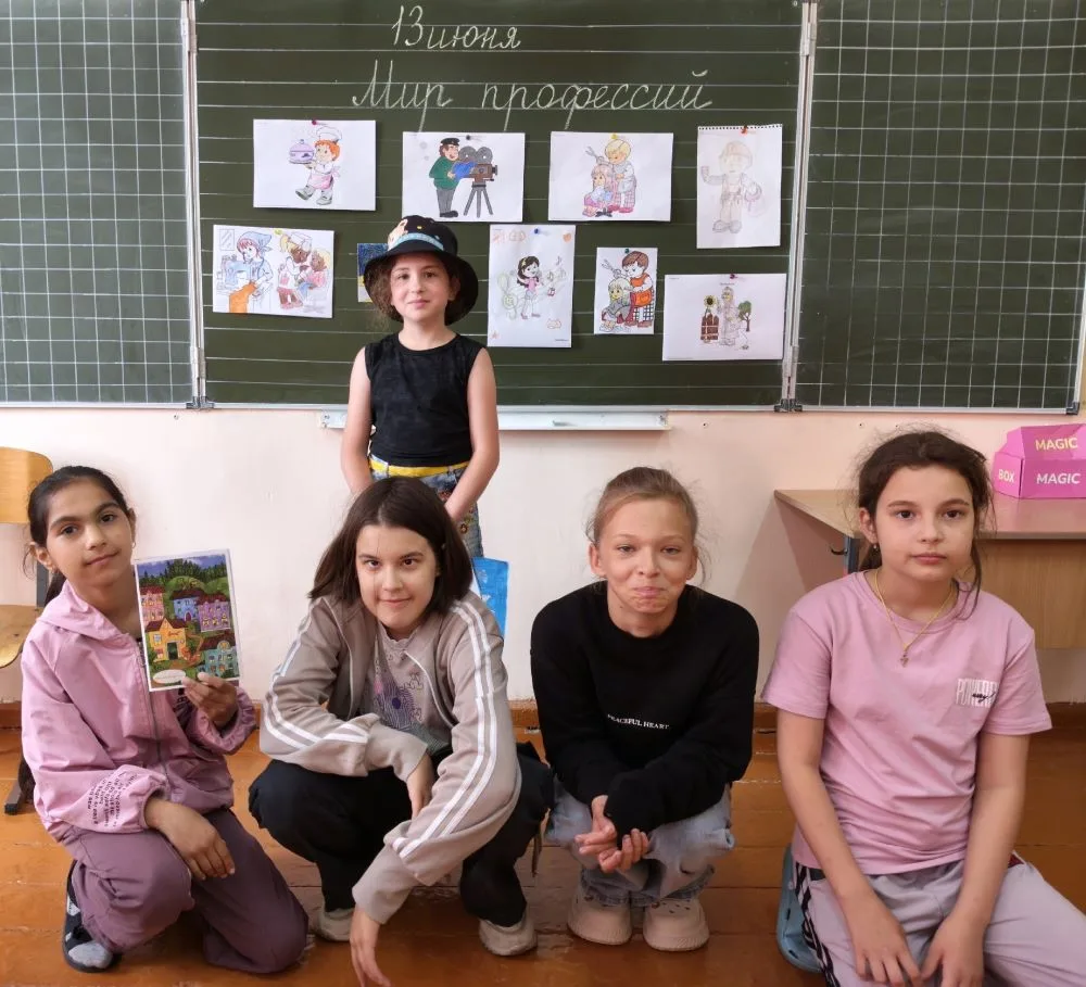 "Профессии малой Родины": знакомство с теми, кто рядом!

13 июня в  рамках патриотической акции  «Пр