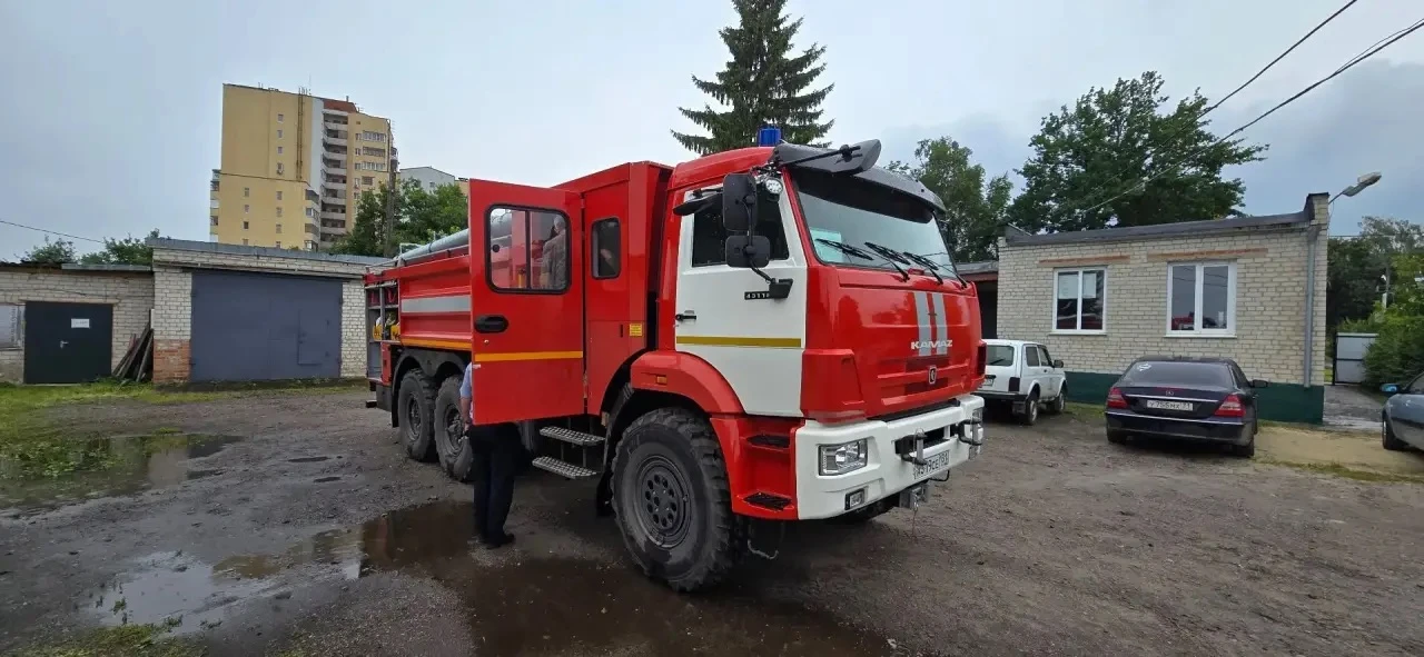 🚒Парк ОГСАУ «Лесопожарный центр» пополнился новой лесопожарной автоцистерной, приобретённой в рамка