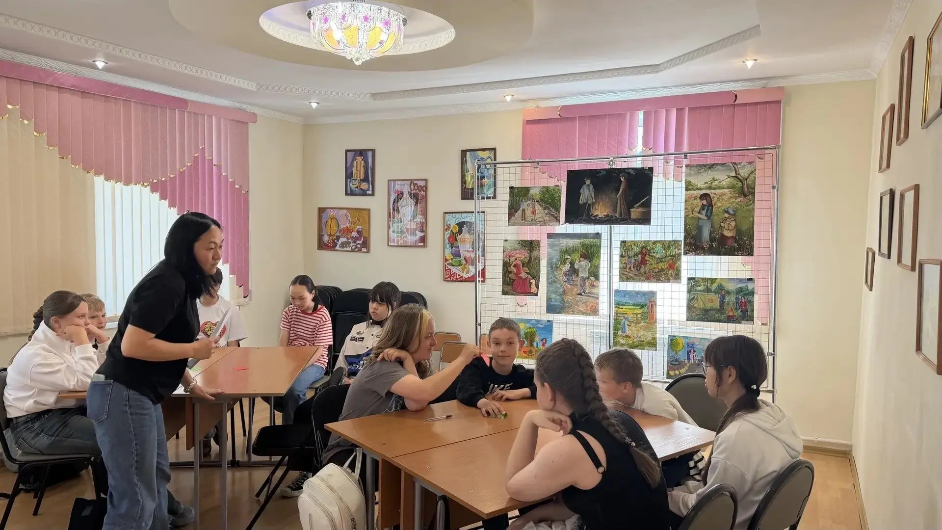 В Детской школе искусств г. Томари для учащихся был проведен дискуссионный час, посвященный профилак