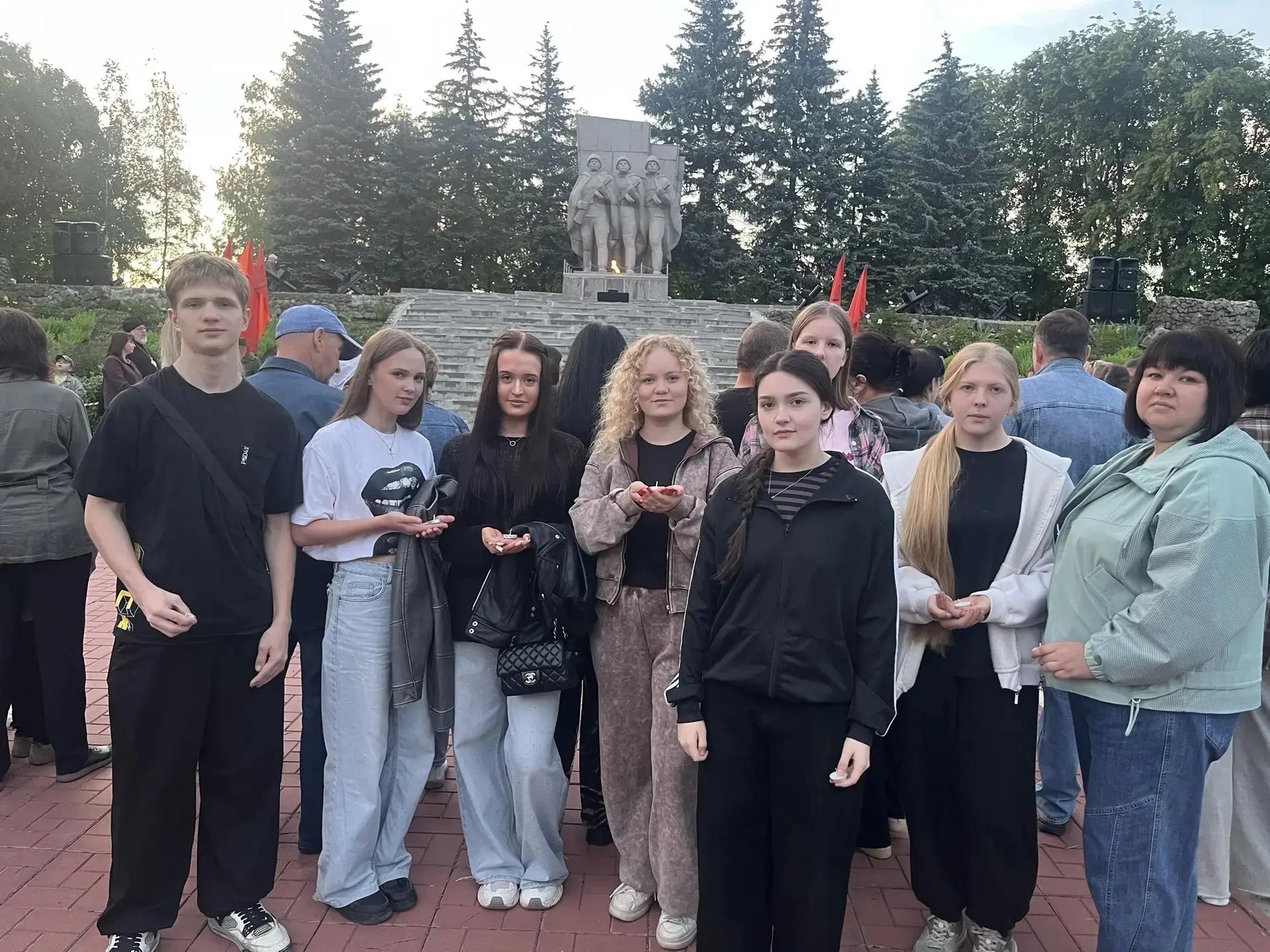 🕯️ «Свеча памяти»: скорбим и помним. 

Сегодня, 21 июня, обучающиеся 10 «А» класса нашей школы прин