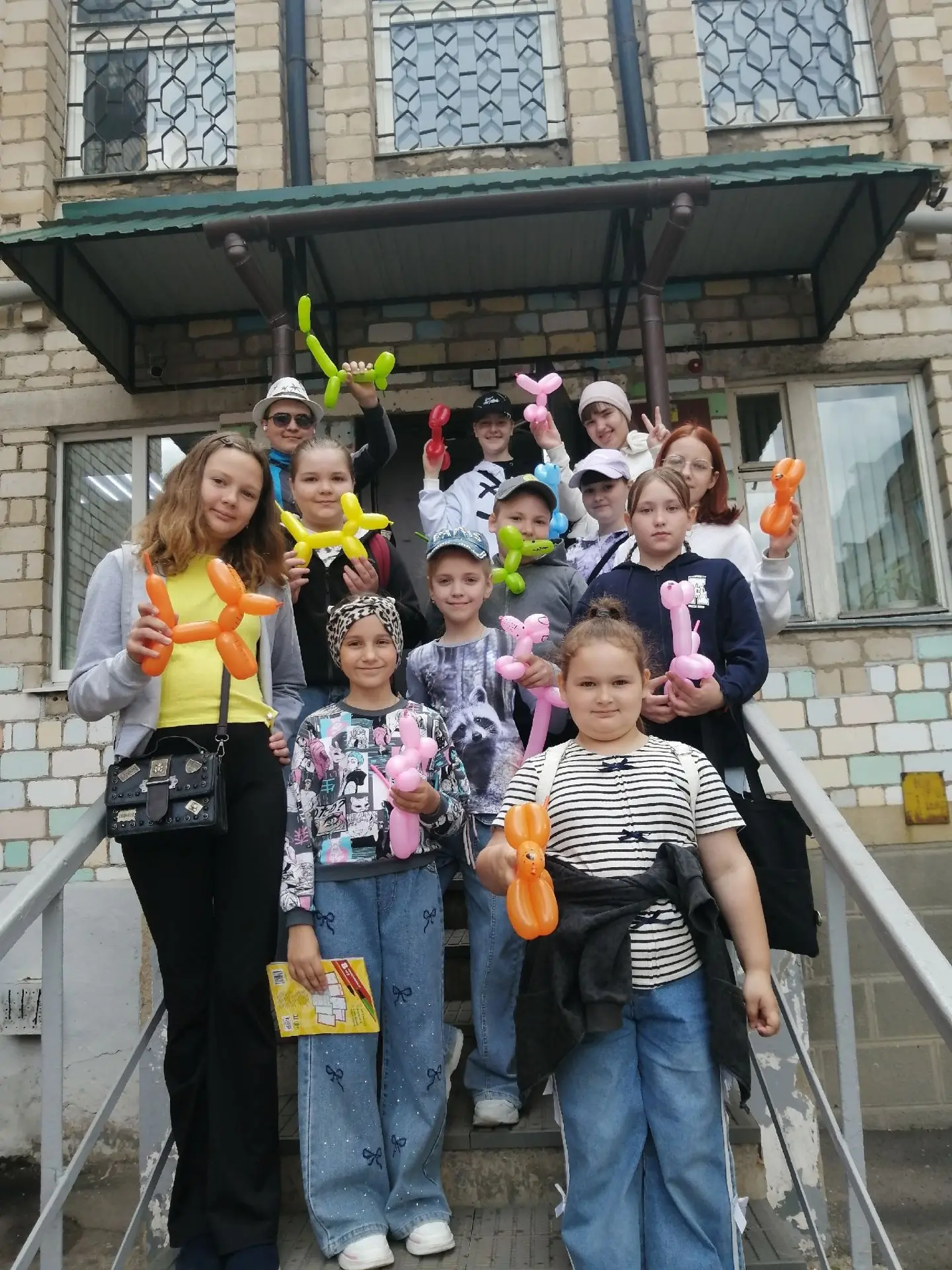 ☀️Наше лето началось просто замечательно!  1 июня стартовали наши художественный и туристический отр