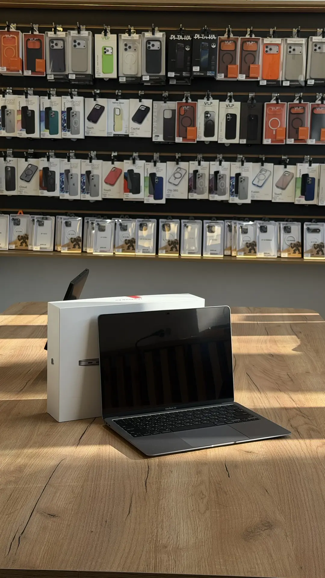 💻 Подержанный Macbook Air 13.3" 2020 (M1 8C CPU/7C GPU/8GB/256GB
SSD) "Серый космос"

🏷️ 39 990₽
Е