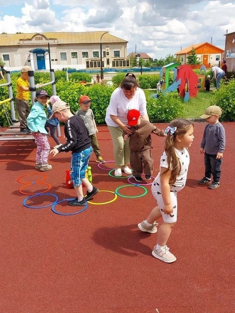 1 июня ОСП 52 Альшеево провели игровое мероприятие "Праздник в волшебной стране".
 1 июня- Междунаро