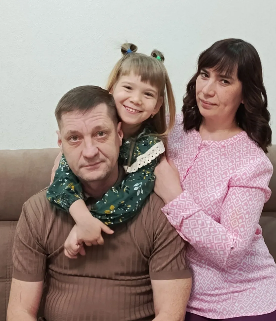 Всем привет👋
Так как Вас становится больше я хотела бы рассказать и познакомить вас по ближе с моей