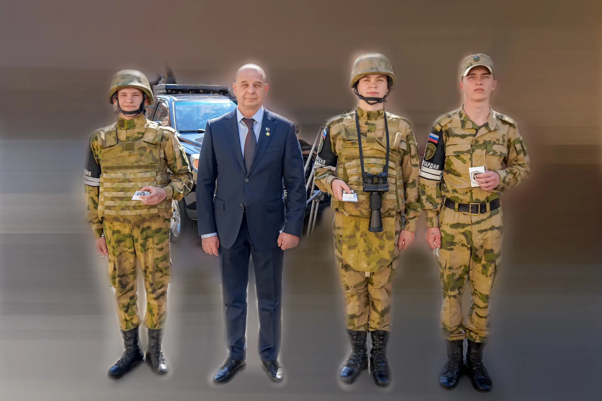 ⚡️Сбивших 4 украинских беспилотника в петербургском небе росгвардейцев наградил командующий Северо-З