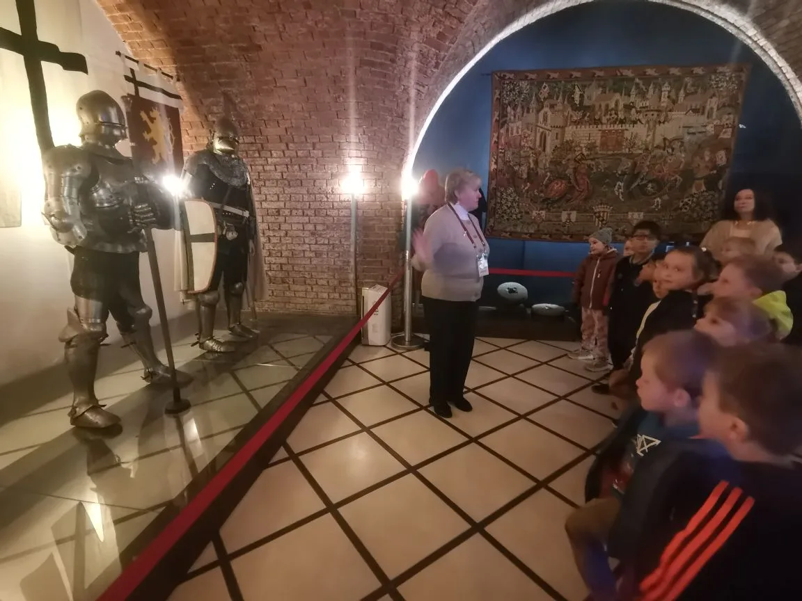 🏰 В рамках реализации совместного проекта с Луговской библиотекой, приуроченного к 80-летию Калинин