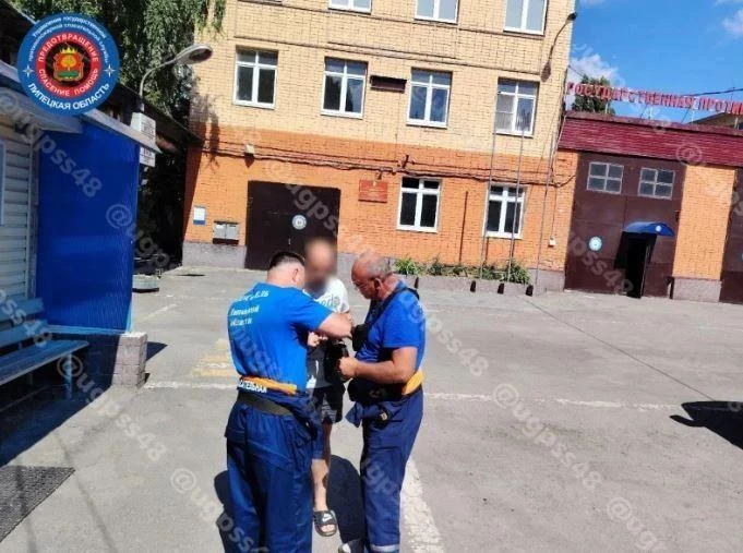 Спасатели сняли кольцо с пальца липчанина

⚡На базу аварийно-спасательного отряда Липецкой области п