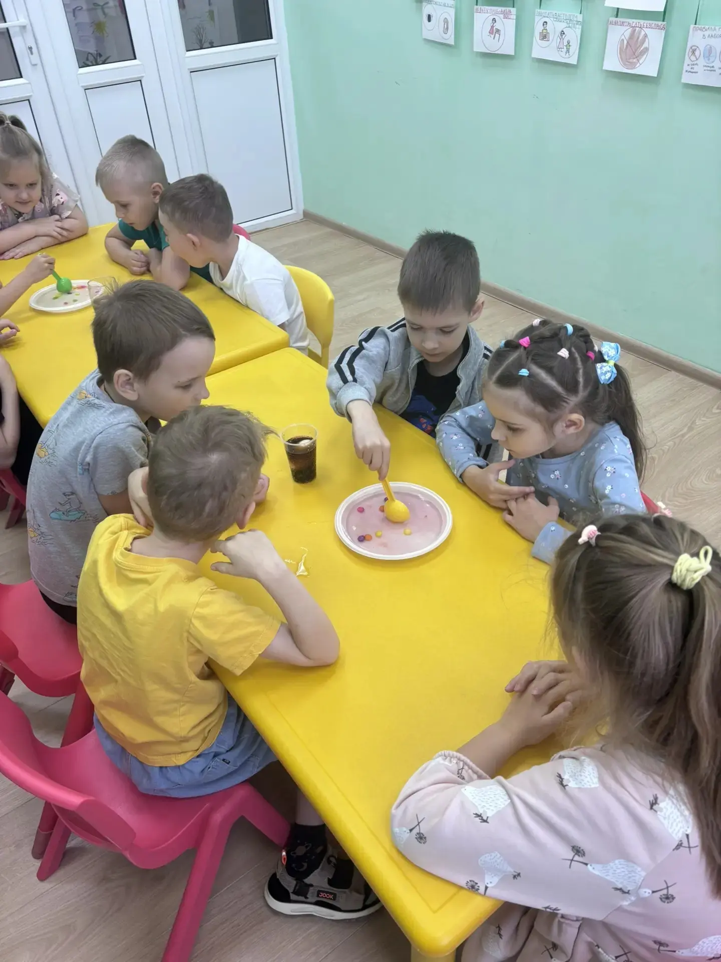В старшей группе «Жемчужина» прошел день посвященный здоровому питанию. 🥗
Ребята участвовали в разл