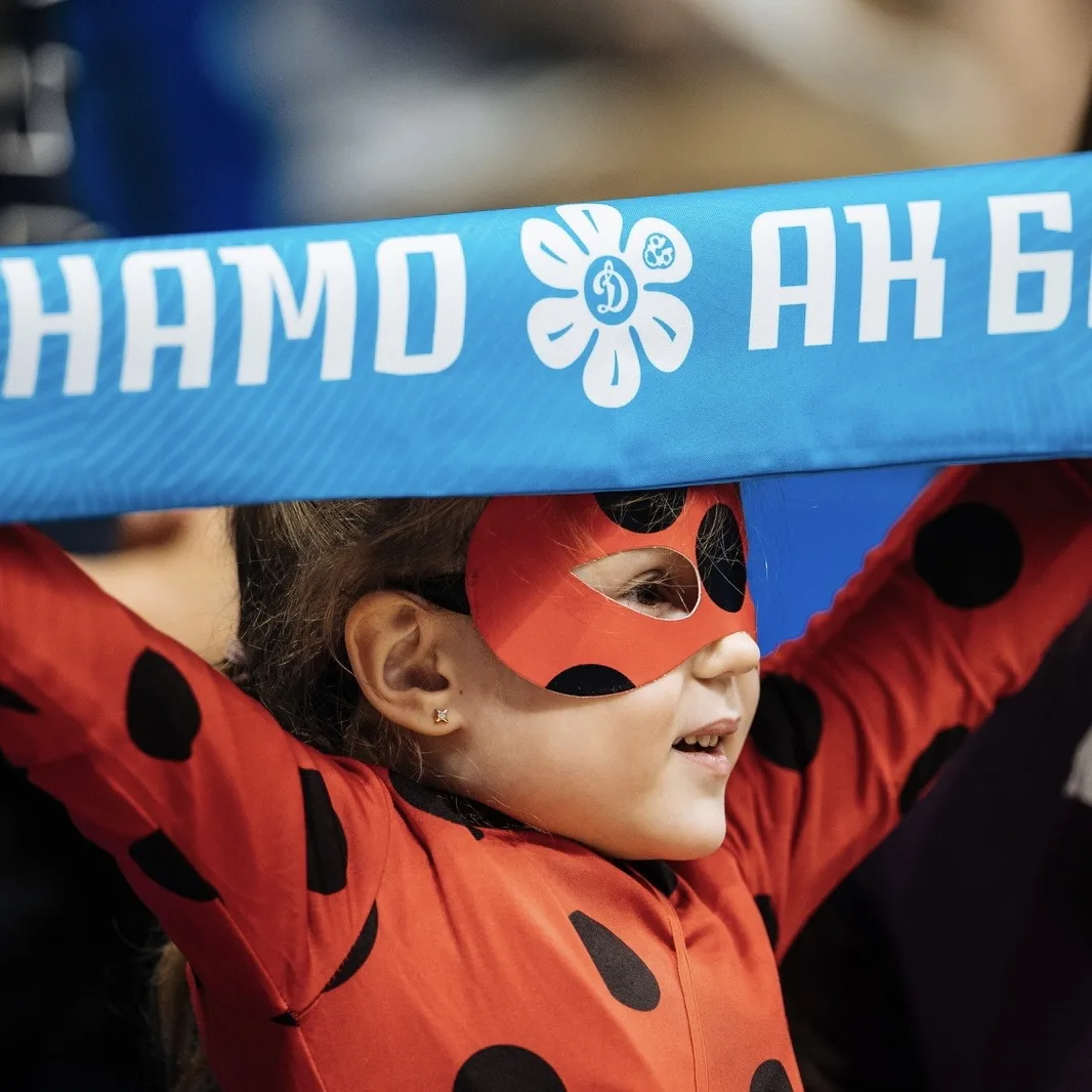 С днём защиты детей 💙

Поздравляем наших самых юных болельщиков!