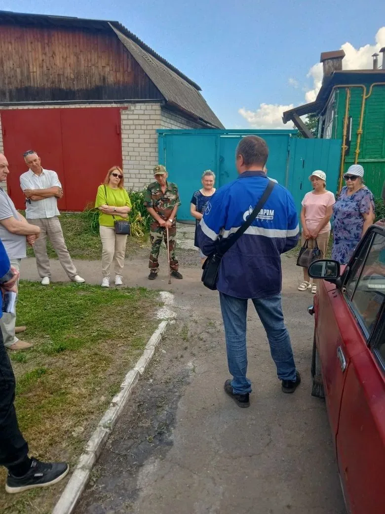 В округе  продолжается работа с жителями частного сектора.
👥  10 июня на территориях ТОС ул. Дубров