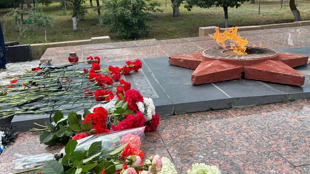 🕯️Вспоминая героев

Сегодня, 22 июня, в День памяти и скорби, в парке Победы в Иловле состоялся тор