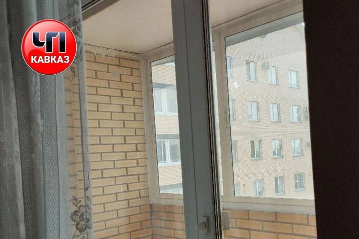 ⚡️Пятилетний ребенок выпал из окна многоквартирного дома в Дербенте.

По предварительным данным, 22 