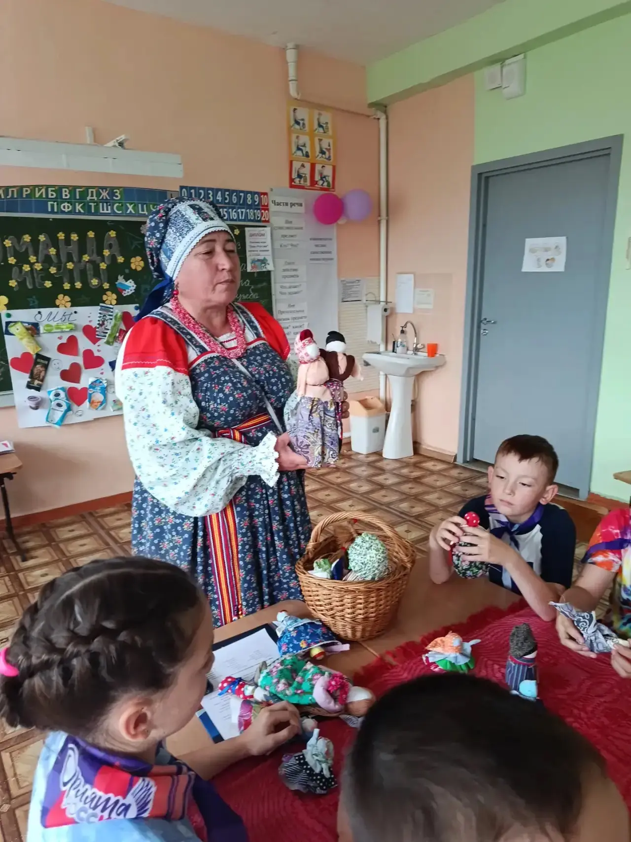 Наши социальные партнеры МБУК НМО «ИКМ им. Лопаева Н.А.» , Центральная районная библиотека    Новая 