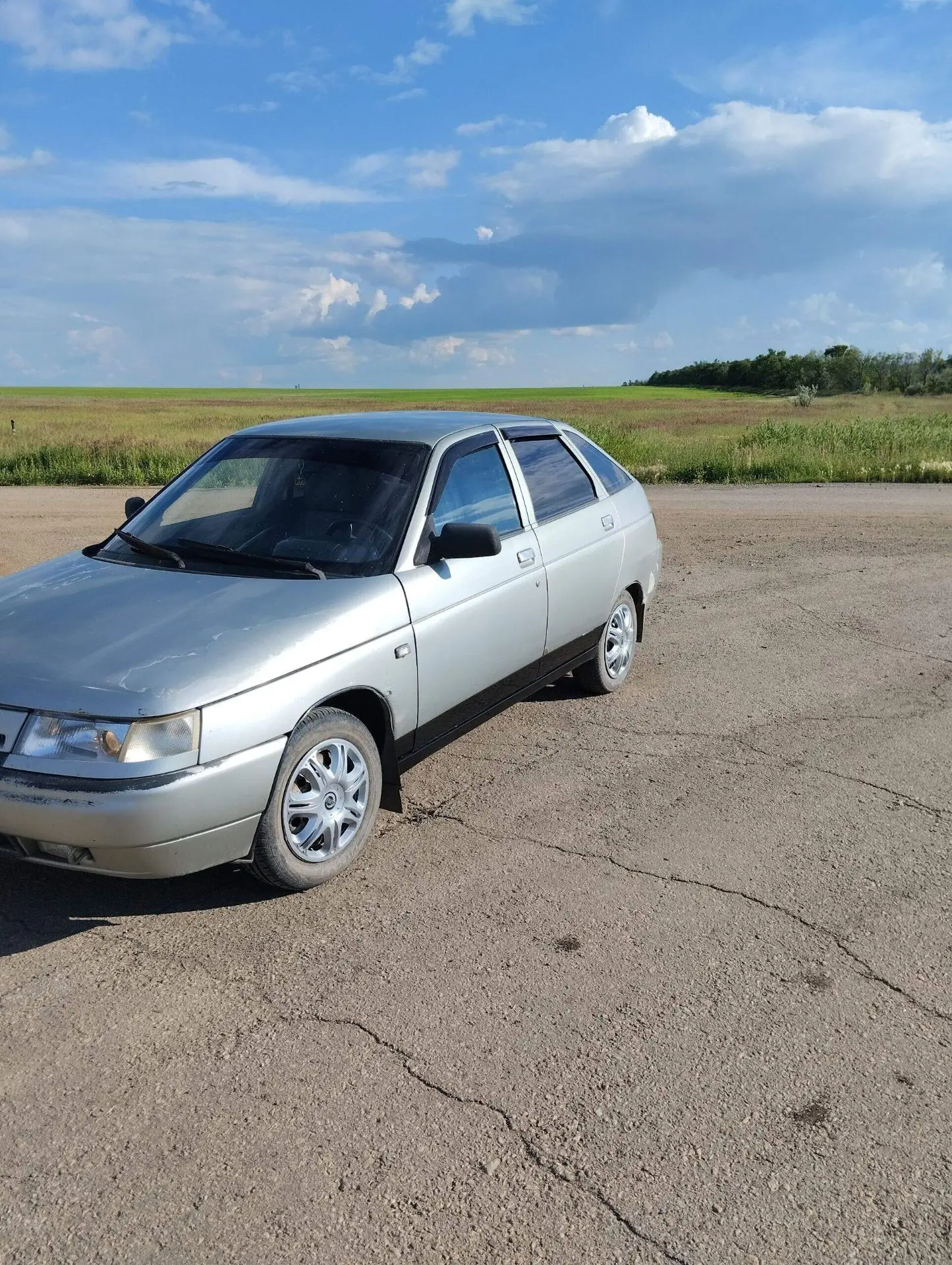 Продам ВАЗ 2112 год 2006. Двигатель 124.16 клапоный клапана не гнет. Двигатель коробка ходовка без н
