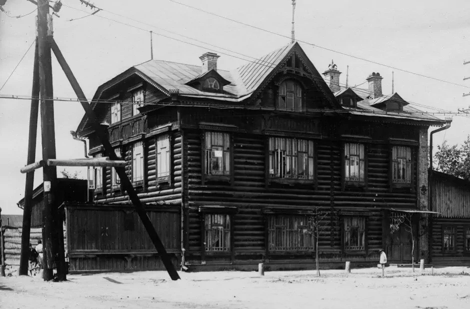 🏛 Дом с характером: особняк на Гоголя, 20 🏛

📸Фото 1929-1940 год.

Проходишь по центру Екатеринбу