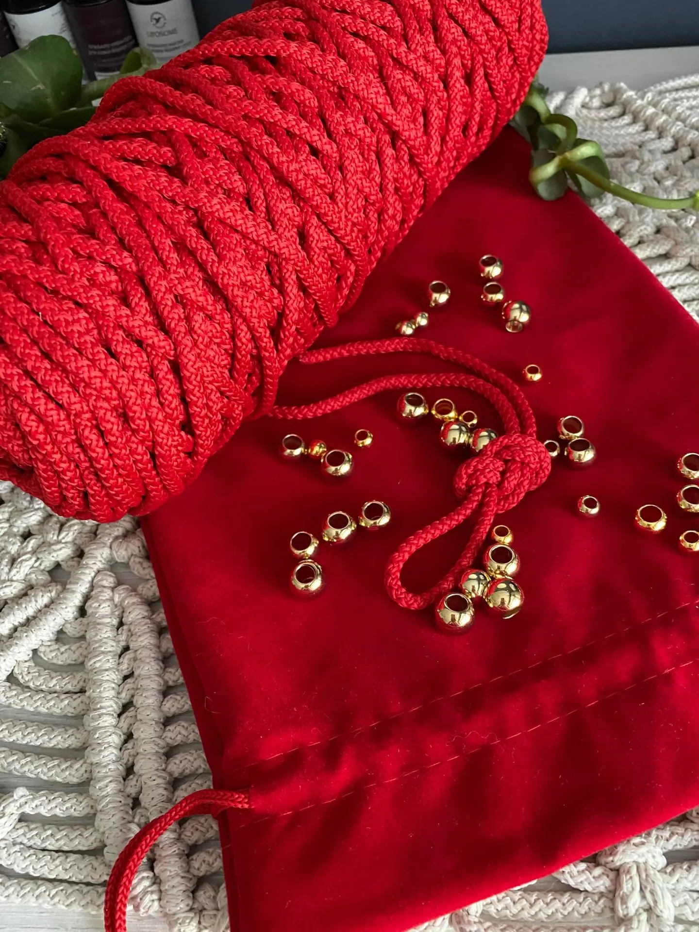 Ну наконец-то. Наконец я сплету себе красную авоську😍
Не поверите, хочу её уже 3й год. И всё руки н