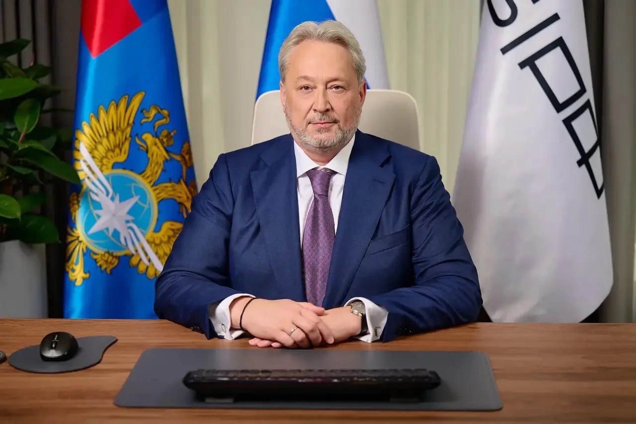 Уважаемые коллеги, партнеры, друзья!

Поздравляю вас с Днем России!

Россия - страна огромных рассто