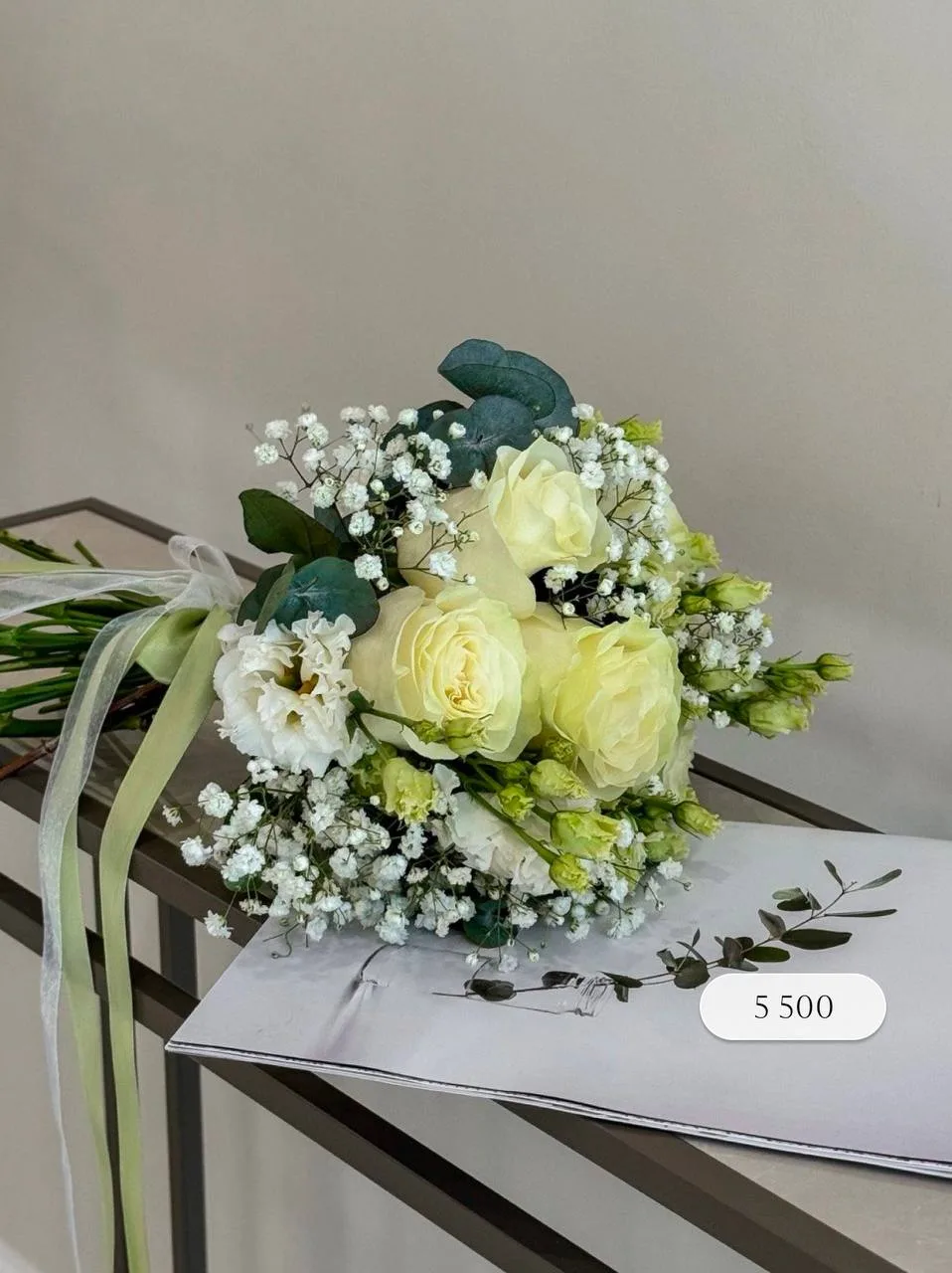 Букет невесты: деталь, которую запомнят навсегда 💍
Ты идёшь.. музыка, взгляды, лёгкое волнение — и 
