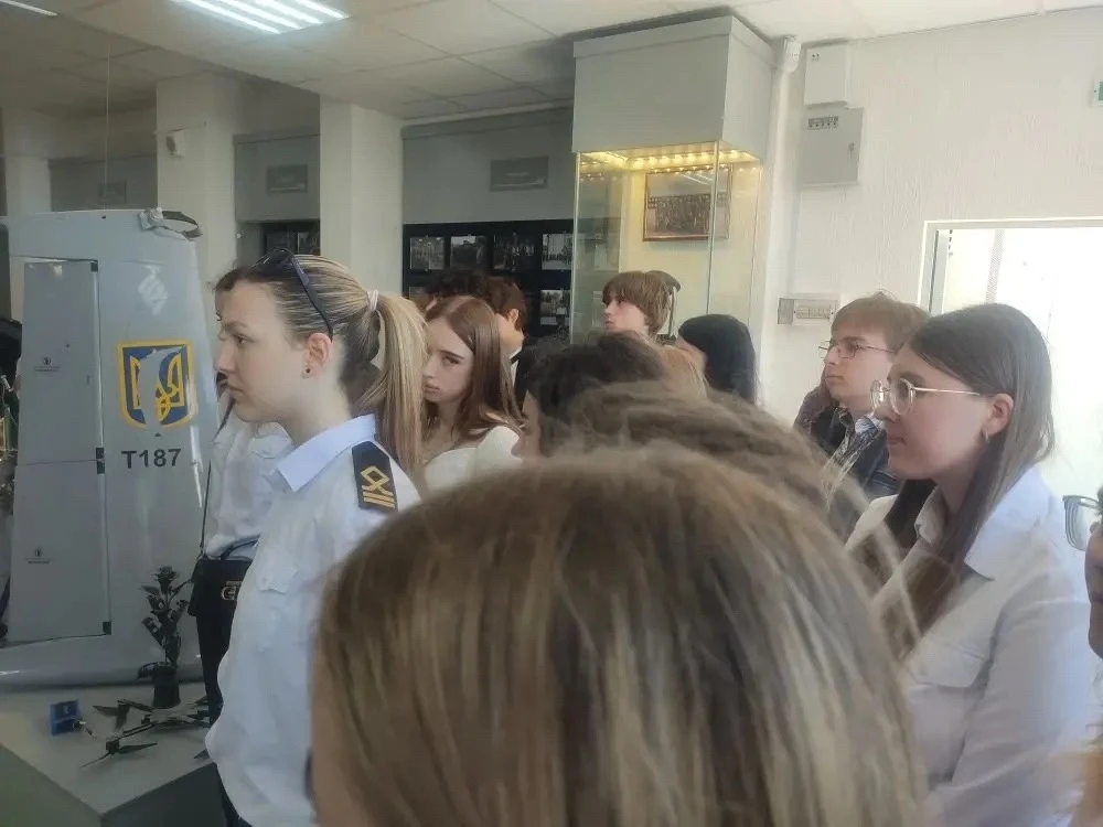 Координационным центром организована экскурсия обучающихся Морского колледжа в Народный музей Севаст