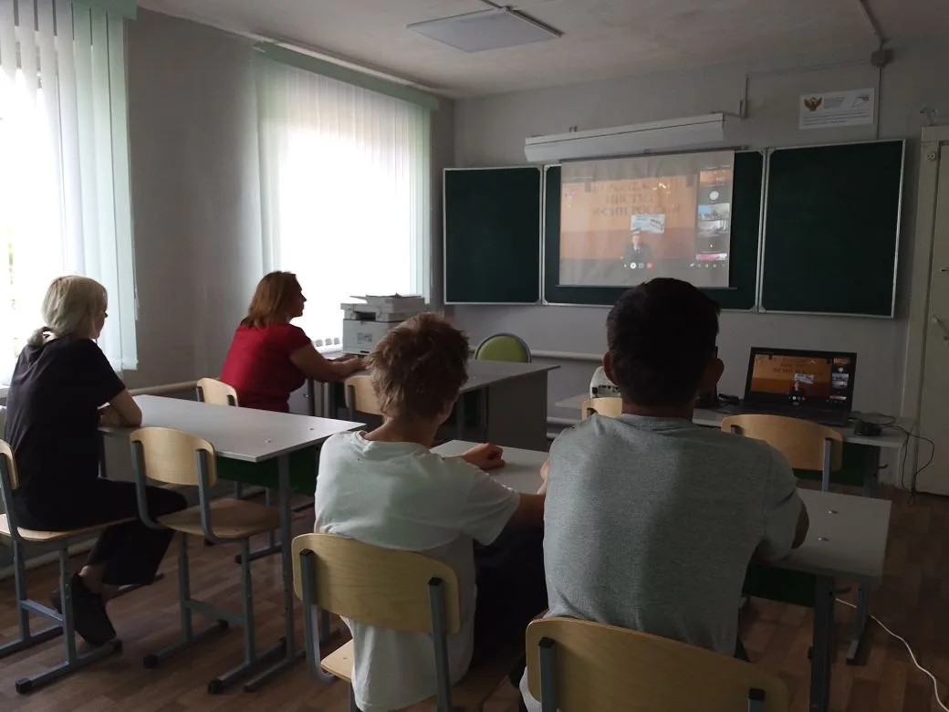 🖇21.05. для обучающихся 9-го класса нашей школы была организована онлайн-встреча с Владимиром Влади