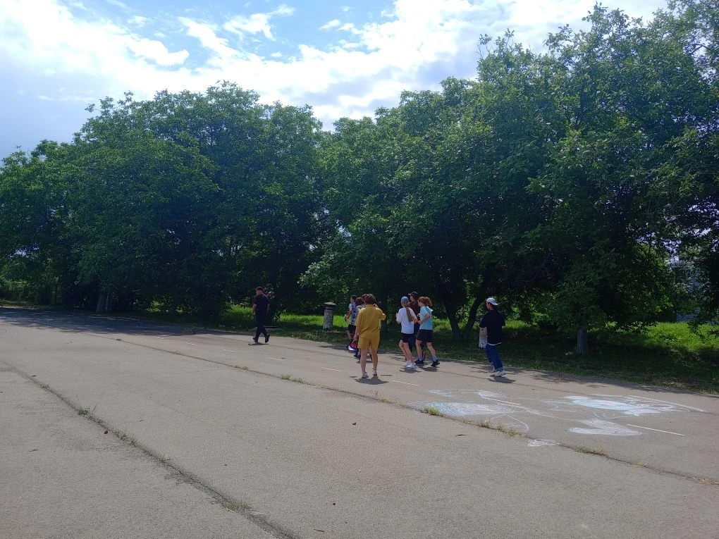 «Трудовой десант» объединяет: спорт, труд и любовь к Родине

🎉 Сегодня в лагере труда и отдыха «Тру