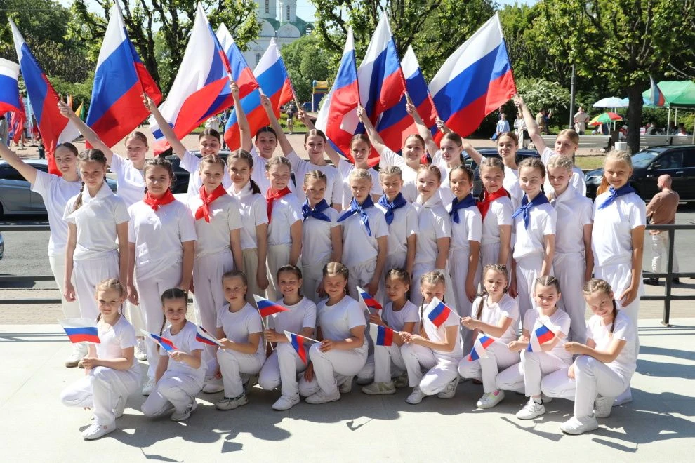 Уважаемые родители!
     Приглашаем Вас и ваши семьи принять участие в семейном физкультурном праздн