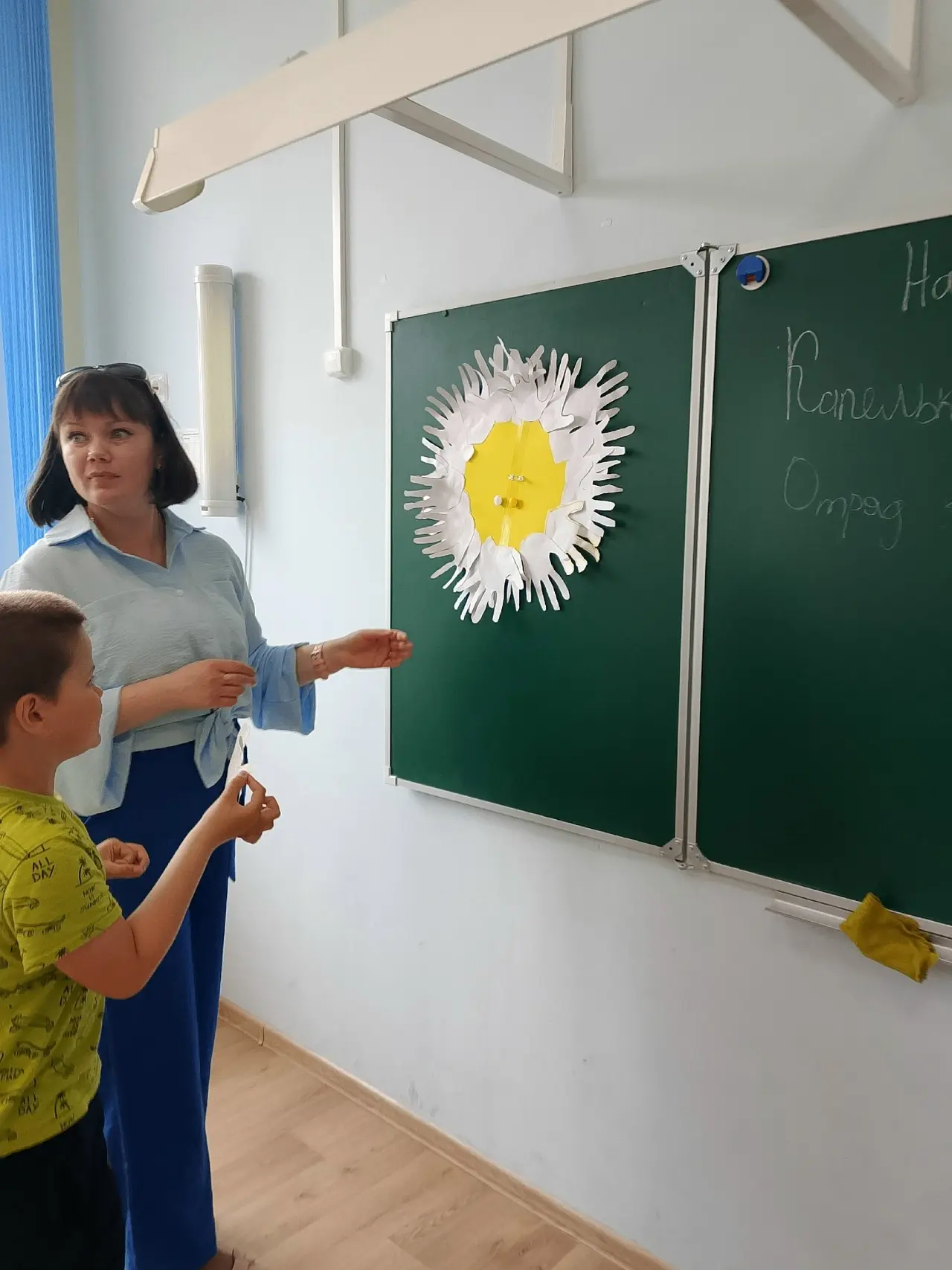 Ромашка наших прав 🌼

Сегодня в лагере "Росинка" ребятам рассказали о важном и добром празднике - Д