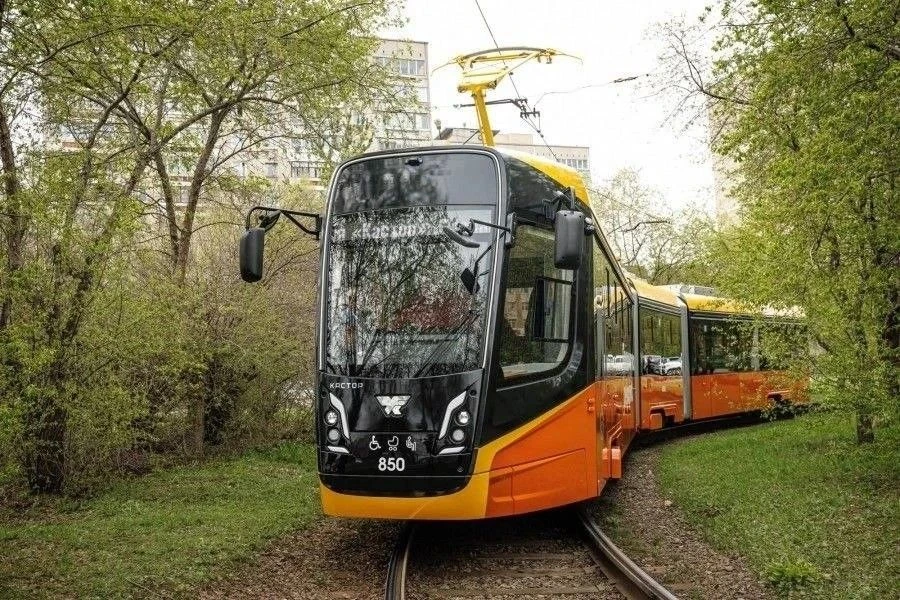 #пояснительная

Екатеринбург по лизингу купил 50 трамваев. Ну, почти купил - состоялся конкурс. Но ч
