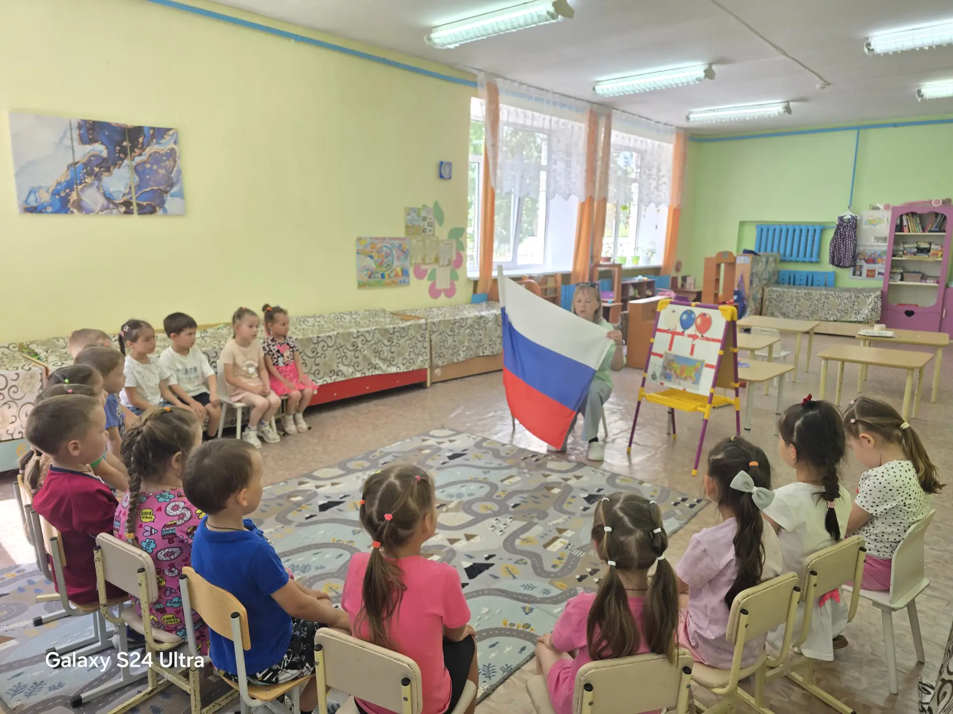 В преддверии праздника Дня России, в нашем детском саду начались традиционные мероприятия.
12 июня в