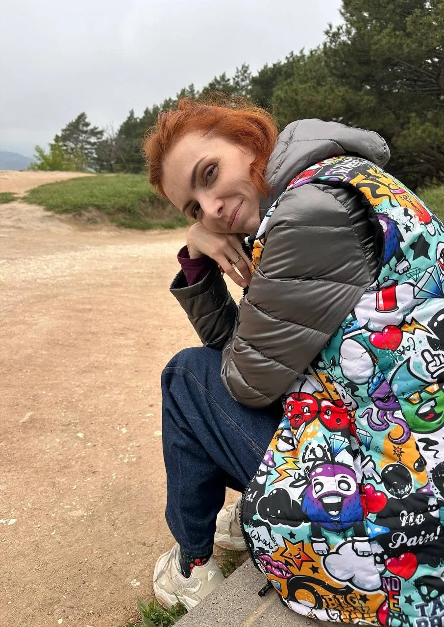 Когда я думаю об аббревиатуре ВДА (= взрослые дети алкоголиков) я, как лингвист по первому образован