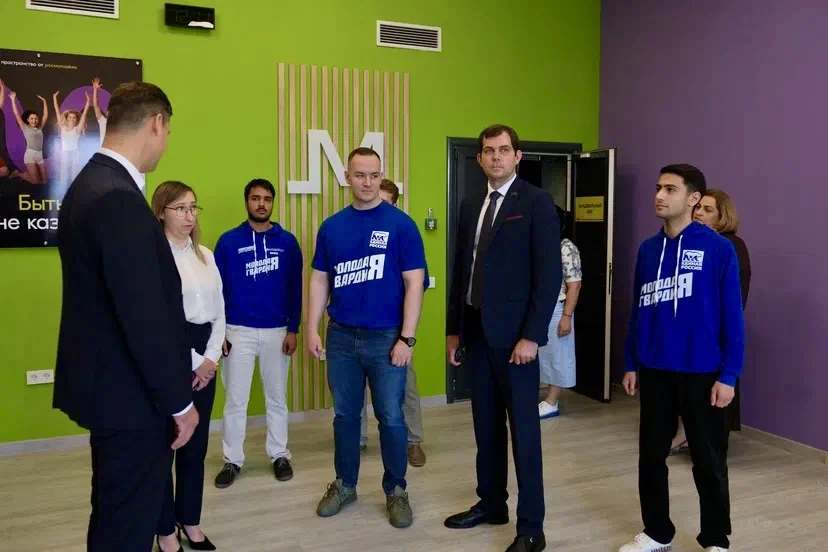 В рамках федерального проекта «ПолитЗавод» принял участие во встрече 
с молодогвардейцами. 

Спикера