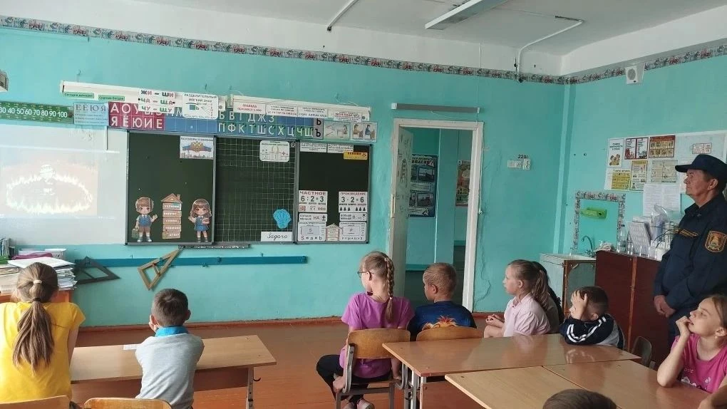 🧑‍🚒Начальник ОП ПЧ  № 1/1 с. Березовка Белоногов И.М. провел профилактические  мероприятия для вос