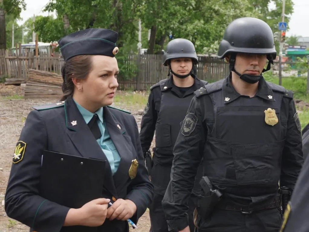 Из-за долга в 24 тыс руб пристав хотел забрать у пенсионерки земельный участок с домом⁠⁠

С пожилой 