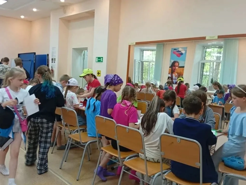 Пришкольный лагерь☀️

🗓️1 июня в нашей школе открылся пришкольный летний лагерь. Нашу площадку в эт