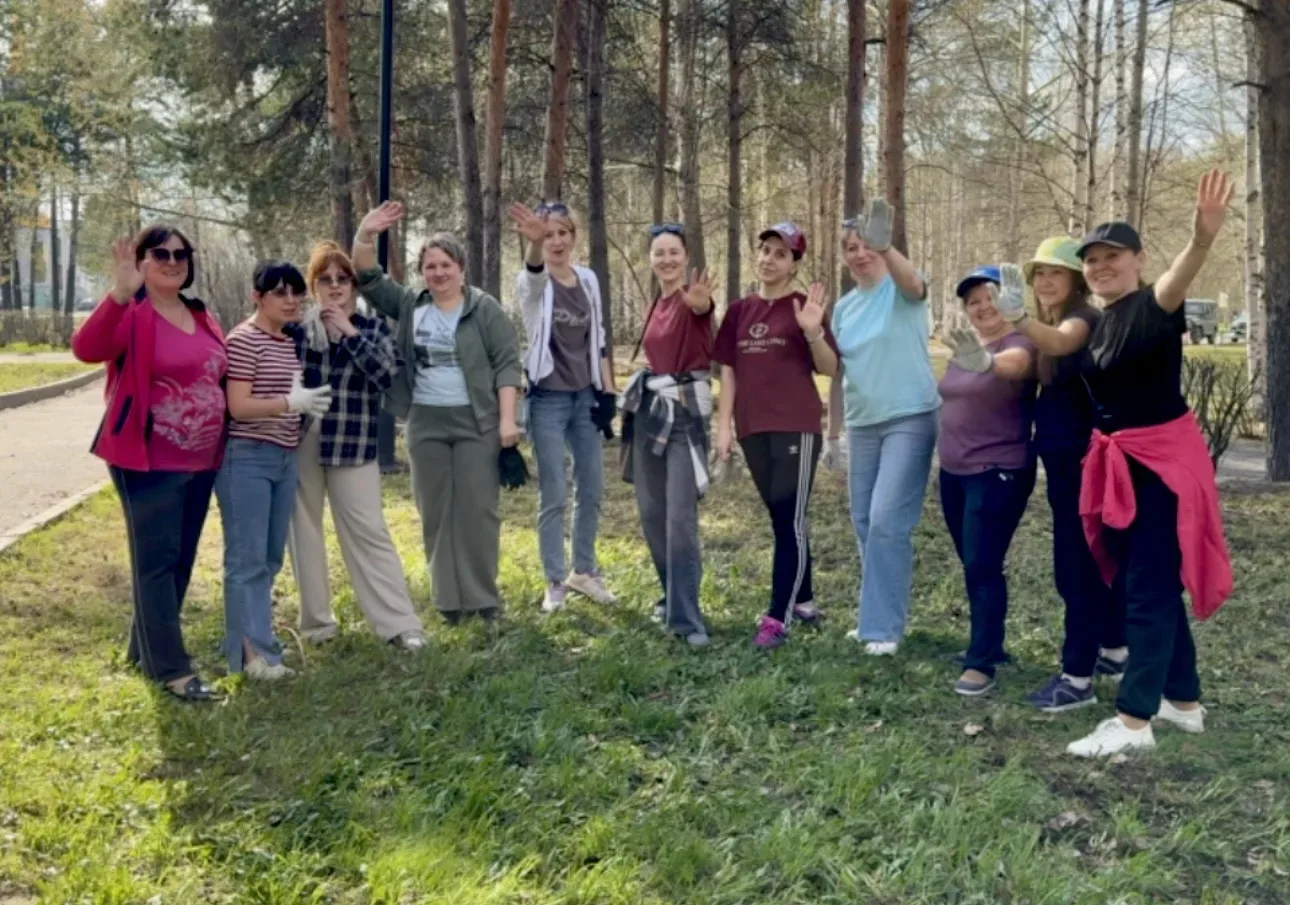 Сотрудники детского сада «Родничок» приняли участие 19 мая 2026 года в  общегородском субботнике, пр