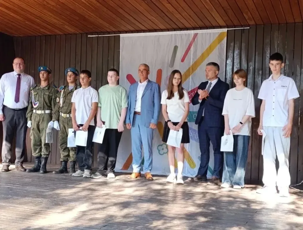 Получение первого паспорта — ответственное событие в жизни каждого!

В торжественной обстановке заме