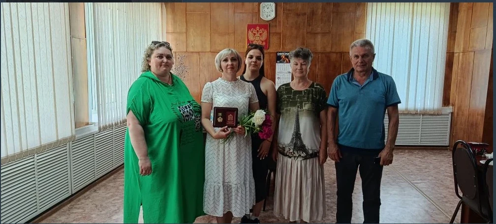 В четверг, 11 июня 2026 года, в администрации Саловского сельсовета состоялось вручение медали «Мате