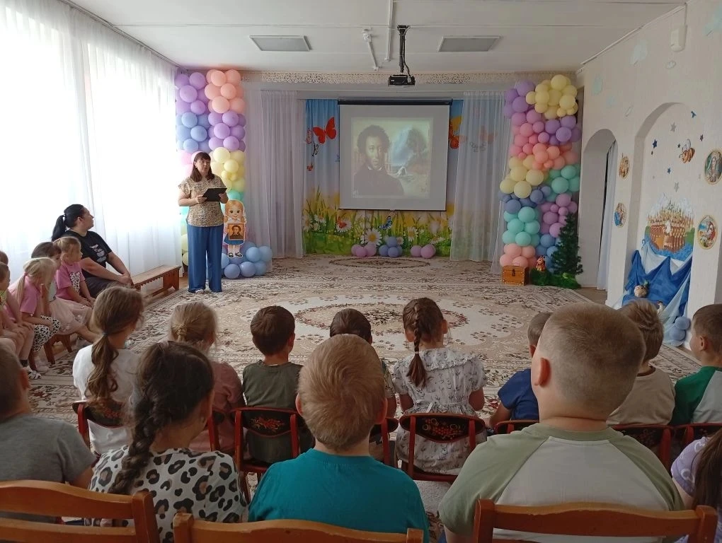 🎩 С днём рождения, Александр Сергеевич!
Сегодня, 6 июня, в Пушкинский день России, а наши ребята, б