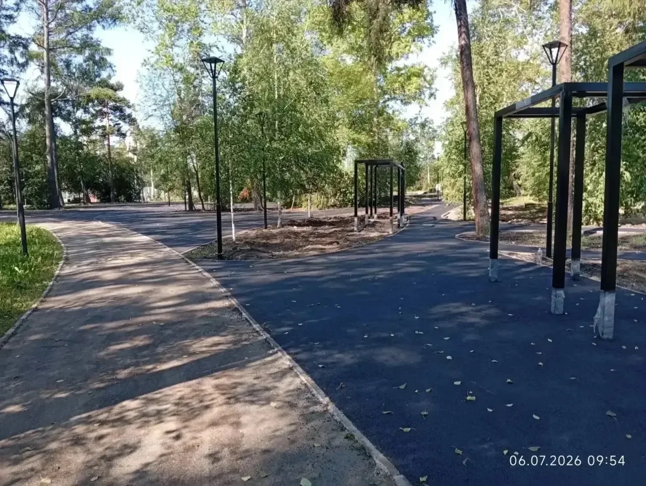 🌳 Удобно, безопасно, красиво: как президентский проект меняет Каштаковскую рощу. 
 
Подрядчиком уст