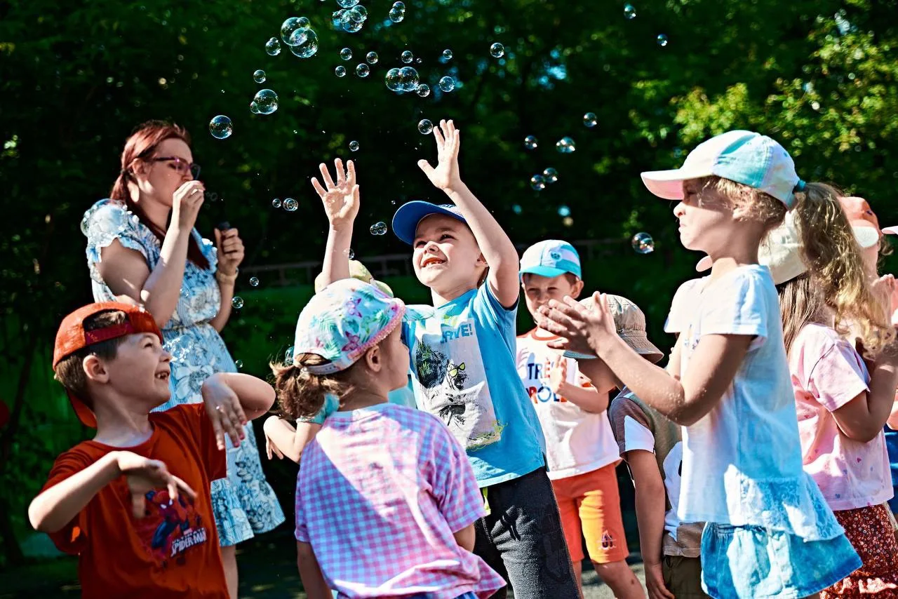 Наше весёлое лето! ☀️

Воспитанники билингвальной группы Детского сада №3 отправились в увлекательно