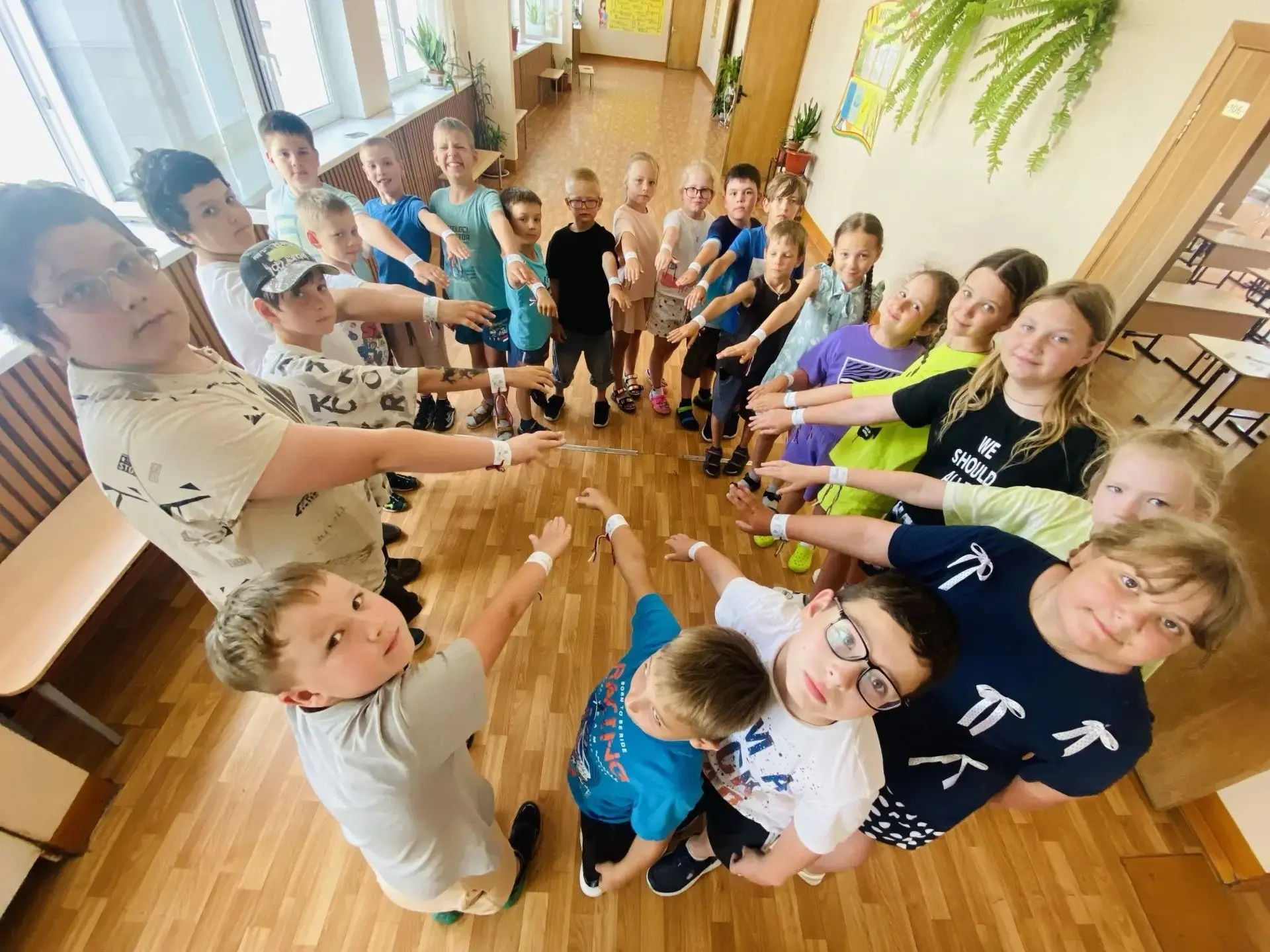 🇷🇺 День 9 в лагере «Неугомон»: День России — тепло, гордость и творчество! 🎉

☀️Сегодня ребята ст