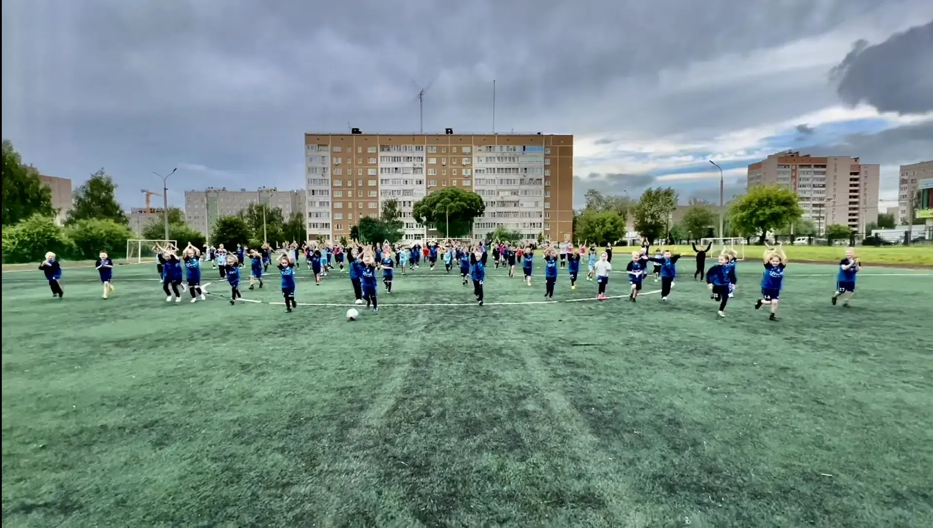 ⭐ «Футбольное представление», приуроченное к Дню Победы #Футбол_в_школе

Видео уже в группе ВК "Типи