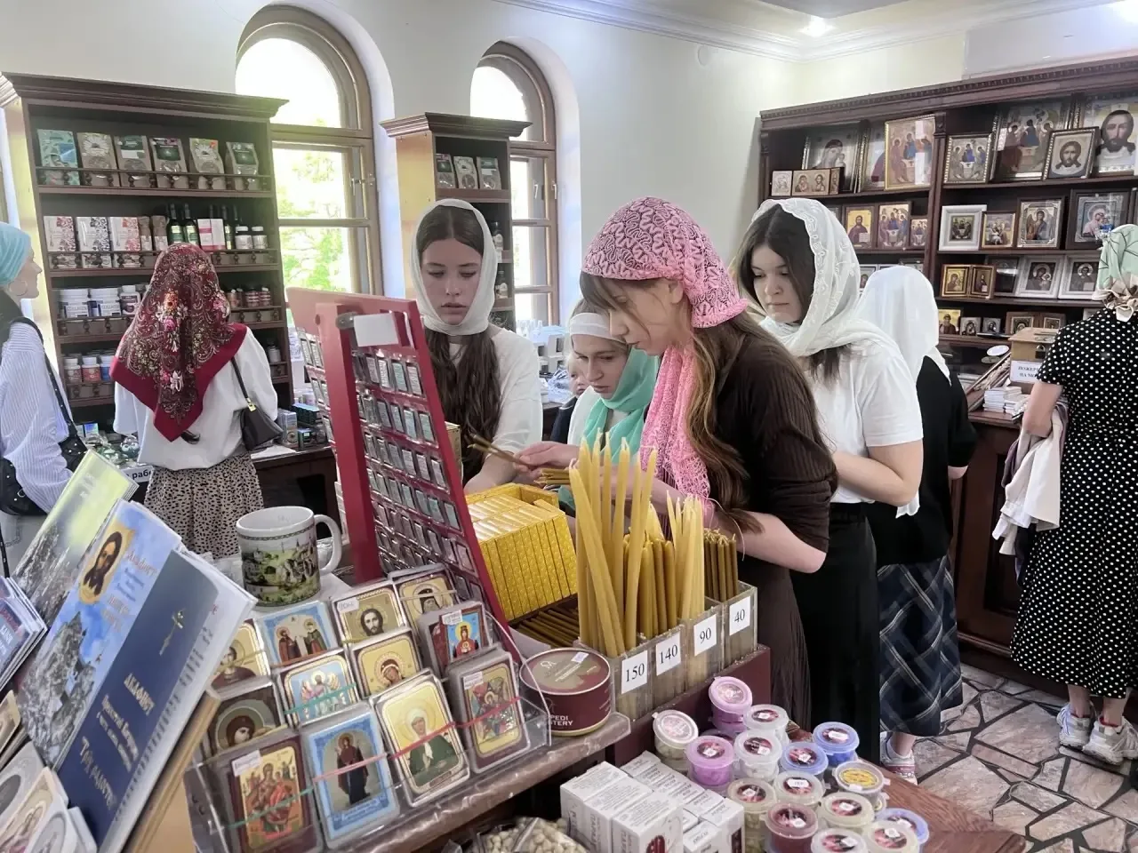 ⛪️Путешествие в Костомаровский Спасский женский монастырь
⛵️Ребята лагеря «Алые паруса» совершили ос