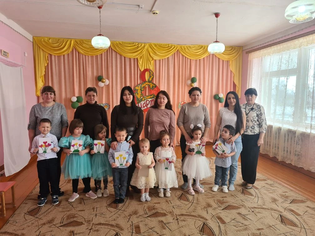 Сегодня в МДОУ "Детский сад с Преображенка" прошел утренник,посвящённый Международному женскому дню.