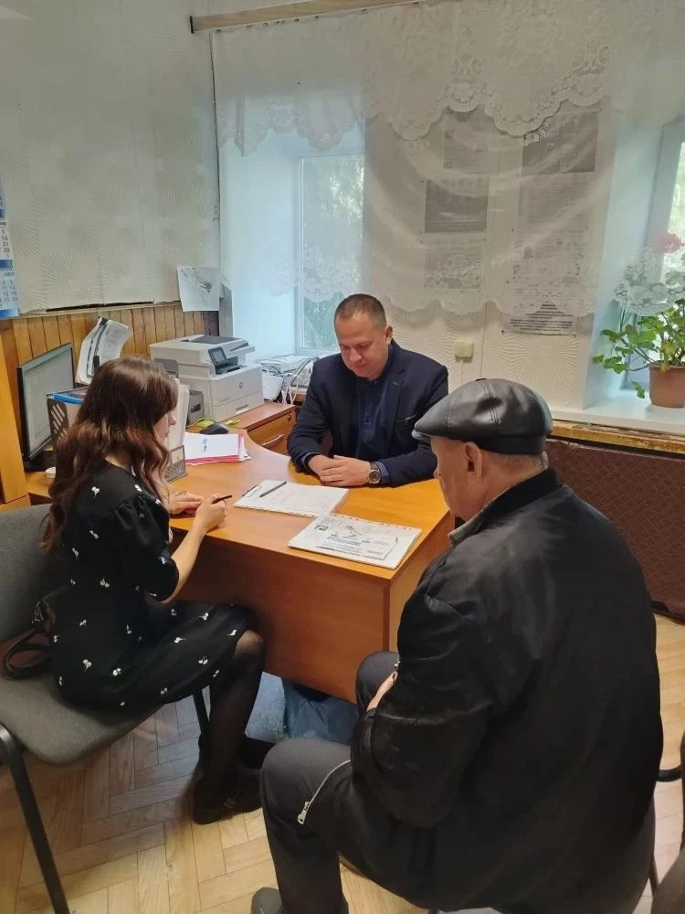 15 мая представители ООО «Водоканал» совместно с главой сельского поселения Александром Александрови