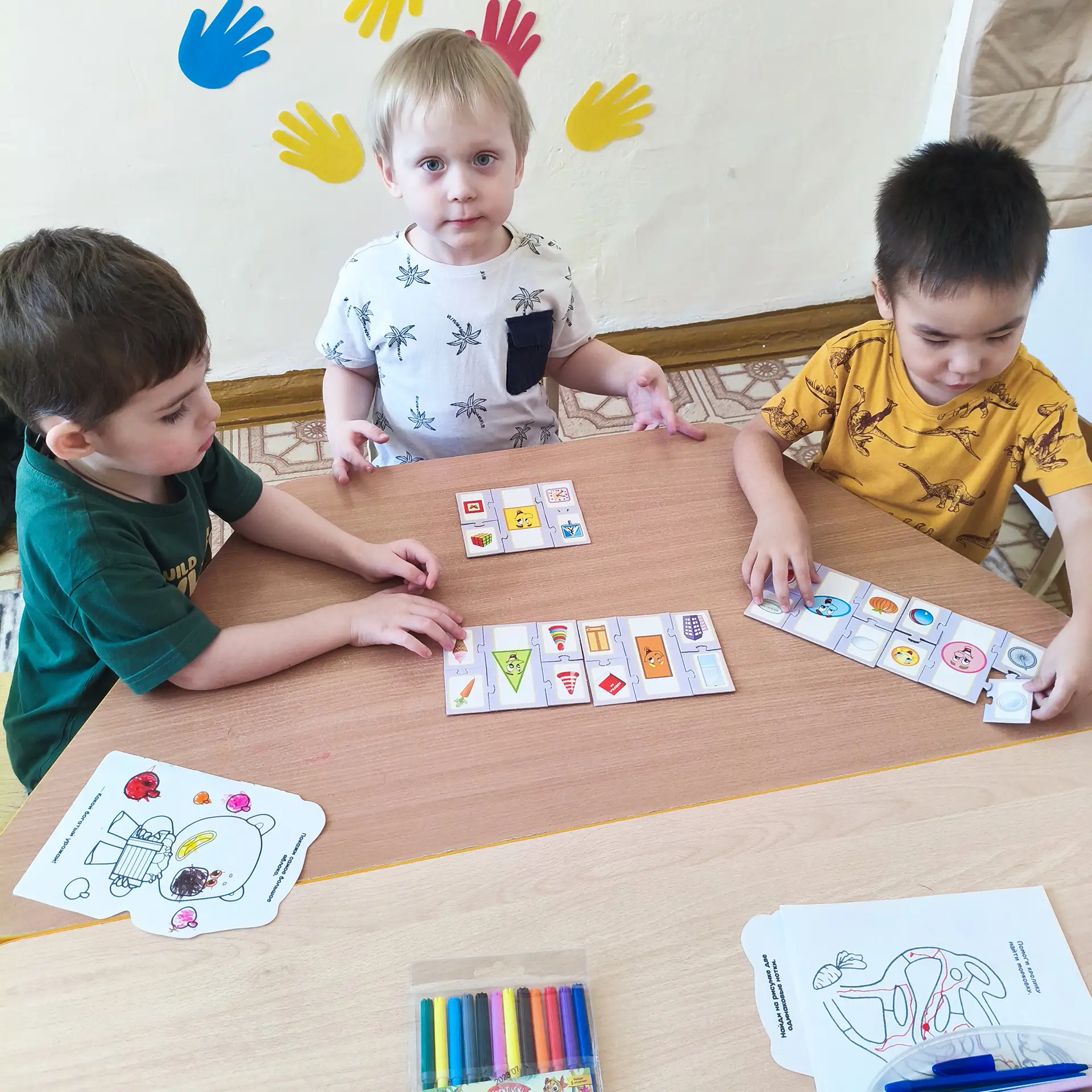 Игра — это не просто забава, а серьезная работа мозга! 🧠🧸
Шпаргалка, как развивать внимание и памя