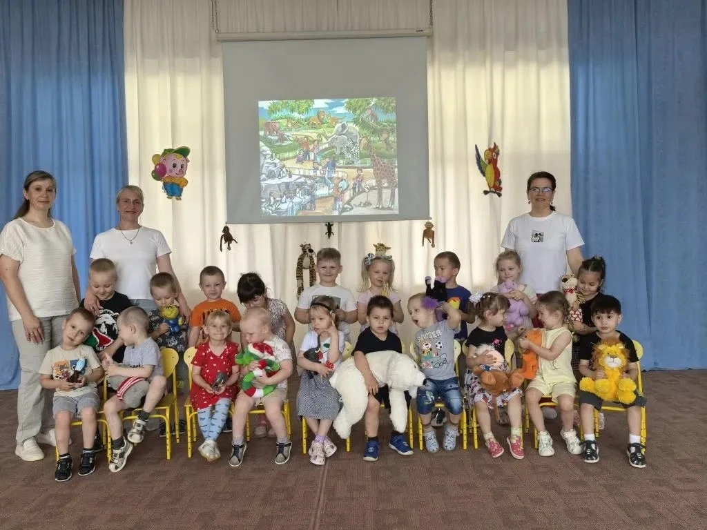 🐾 «Путешествие в зоопарк»! 🦒

Сегодня наши малыши из 2 группы раннего возраста "Малышарики" и млад